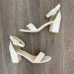 CL BY LAUNDRY JODY MINIMALIST SANDAL